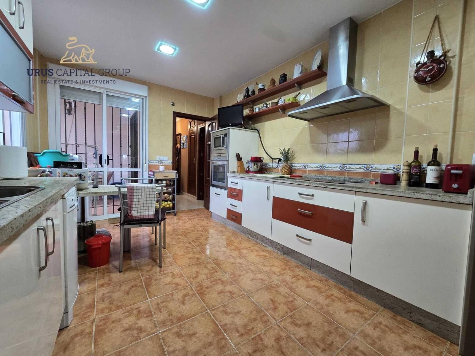 4 sypialnia Willa na sprzedaż w La Carlota z basenem garażem - 275 000 € (Ref: 9491779)