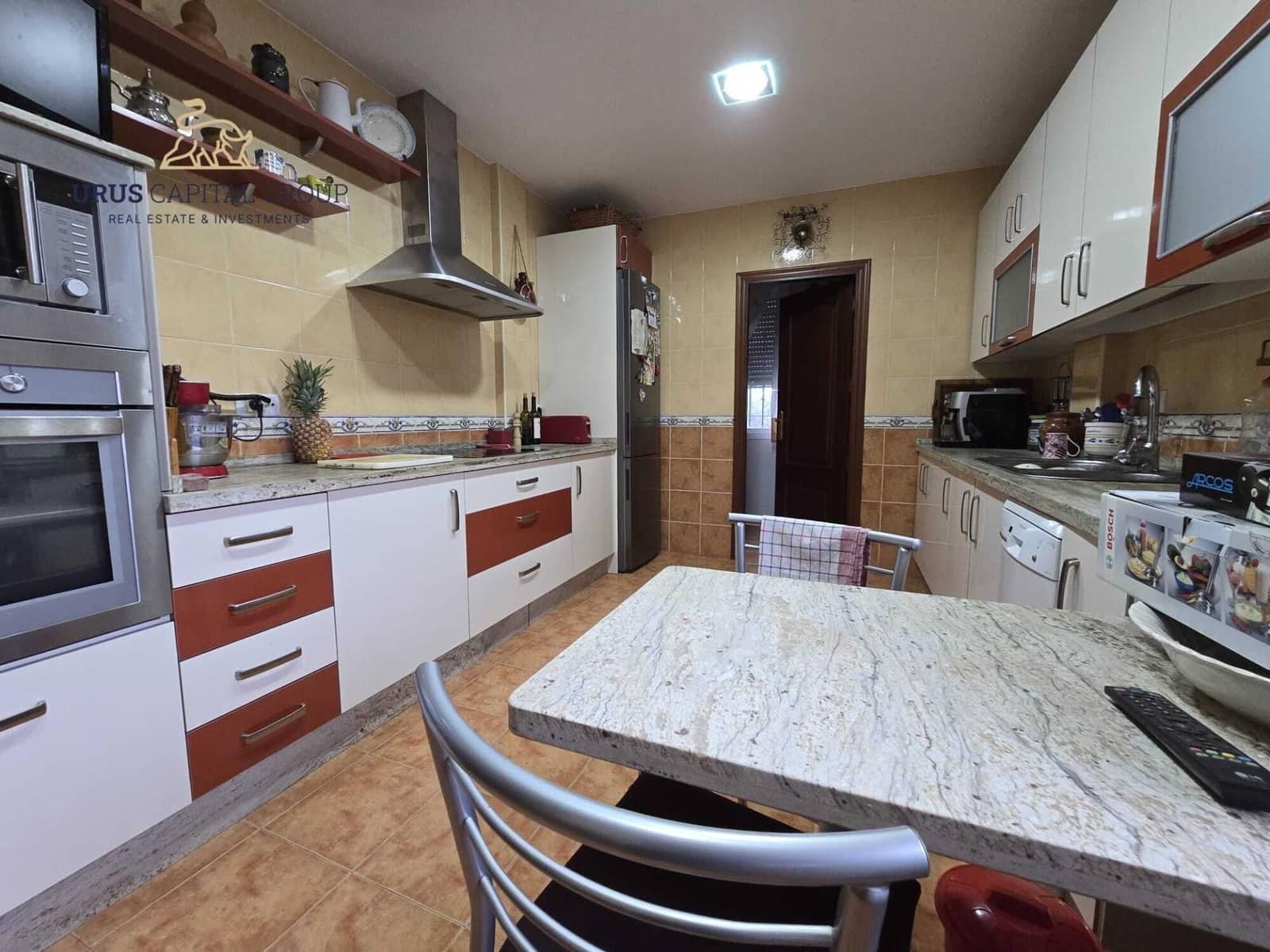 4 sypialnia Willa na sprzedaż w La Carlota z basenem garażem - 275 000 € (Ref: 9491779)