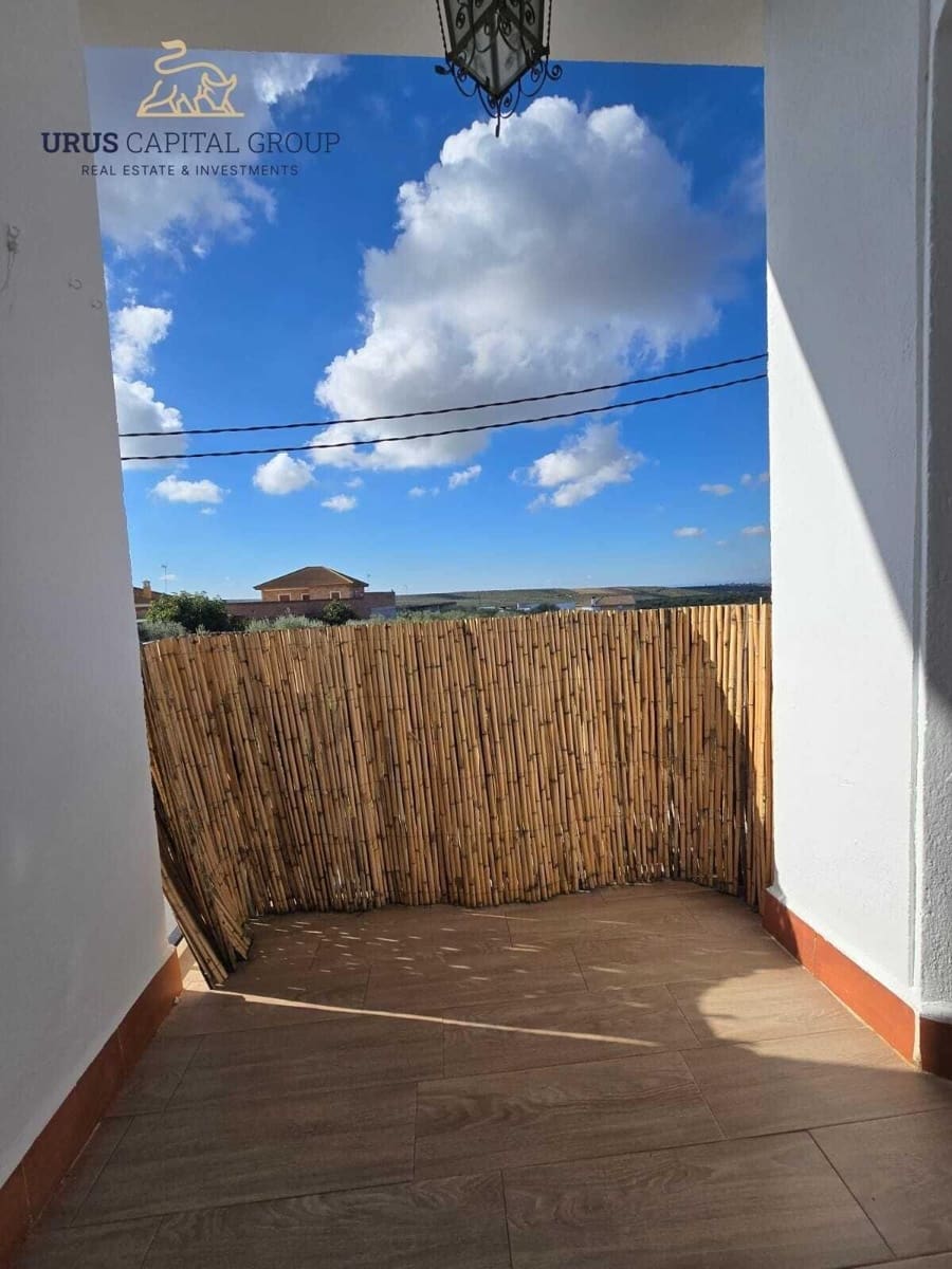 5 bedroom Townhouse for sale in La Victoria - € 135,000 (Ref: 9491781)