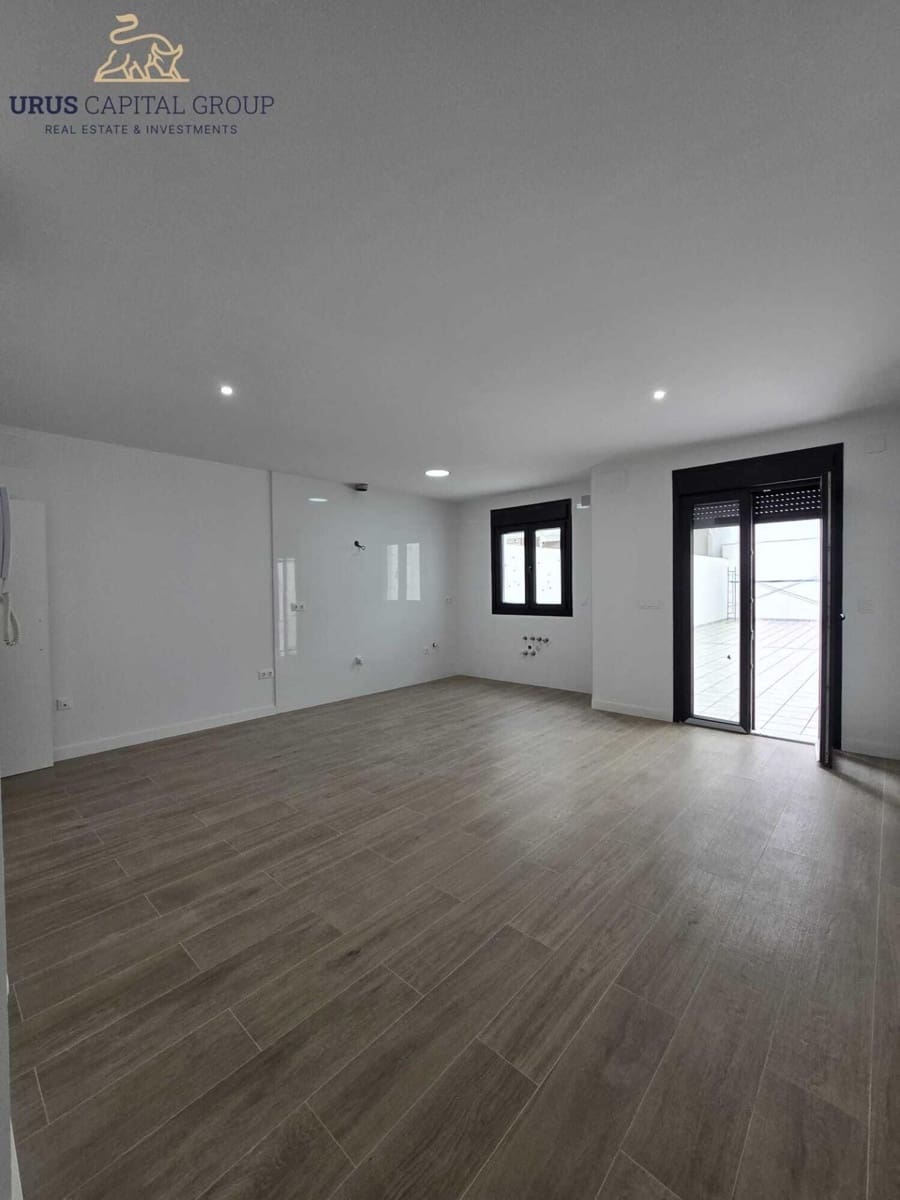 3 bedroom Townhouse for sale in Cordoba city with garage - € 245,000 (Ref: 9491782)