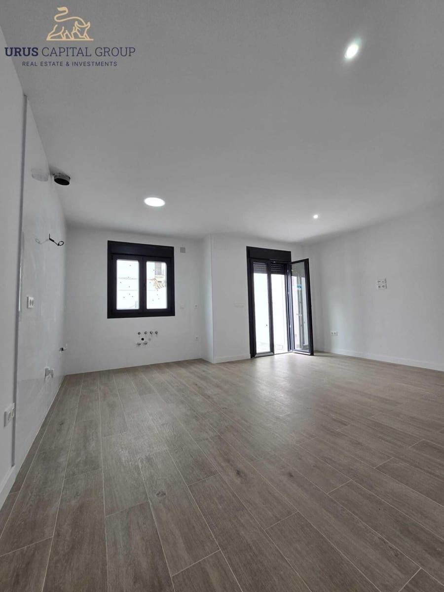 3 bedroom Townhouse for sale in Cordoba city with garage - € 245,000 (Ref: 9491782)