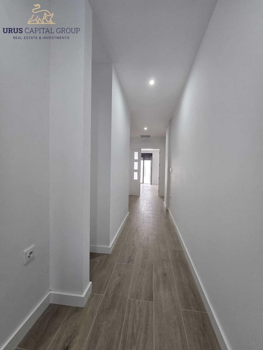 3 bedroom Townhouse for sale in Cordoba city with garage - € 245,000 (Ref: 9491782)