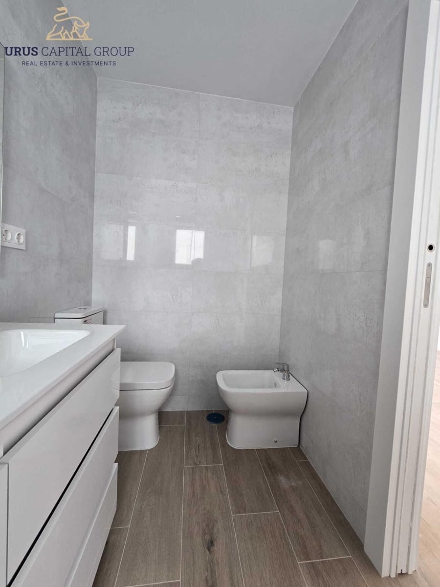 3 bedroom Townhouse for sale in Cordoba city with garage - € 245,000 (Ref: 9491782)