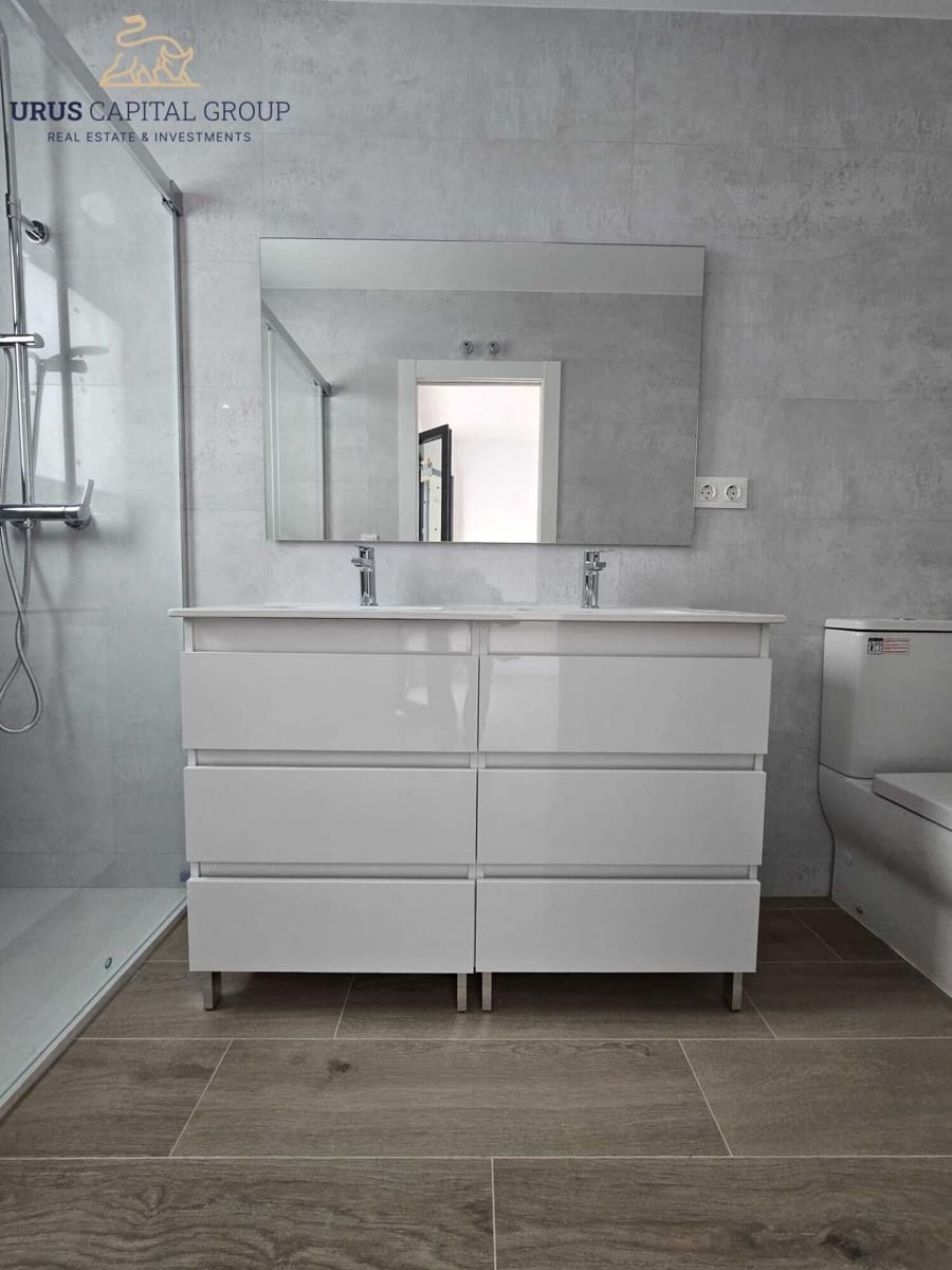 3 bedroom Townhouse for sale in Cordoba city with garage - € 245,000 (Ref: 9491782)