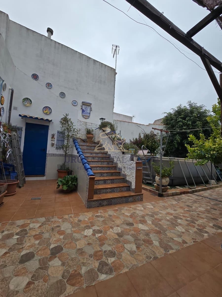 3 bedroom Semi-detached Villa for sale in La Victoria with pool - € 145,000 (Ref: 9491785)