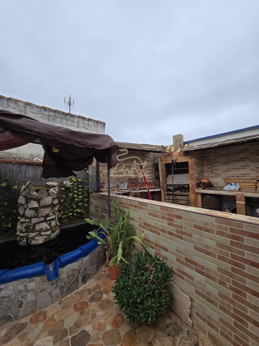 3 bedroom Semi-detached Villa for sale in La Victoria with pool - € 145,000 (Ref: 9491785)