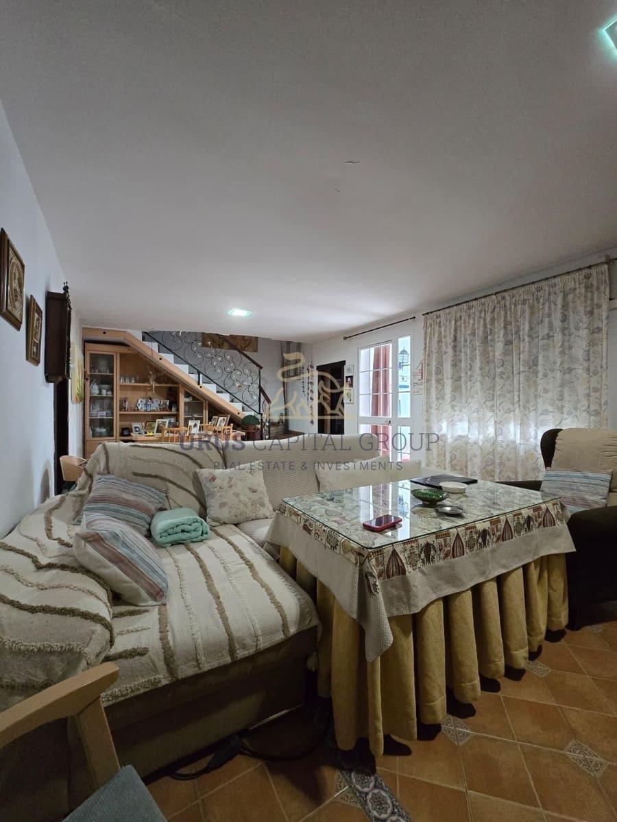 3 bedroom Semi-detached Villa for sale in La Victoria with pool - € 145,000 (Ref: 9491785)