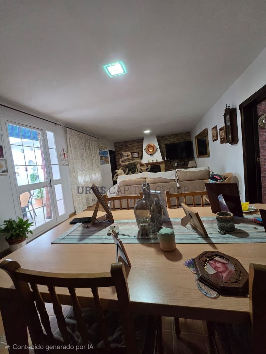 3 bedroom Semi-detached Villa for sale in La Victoria with pool - € 145,000 (Ref: 9491785)