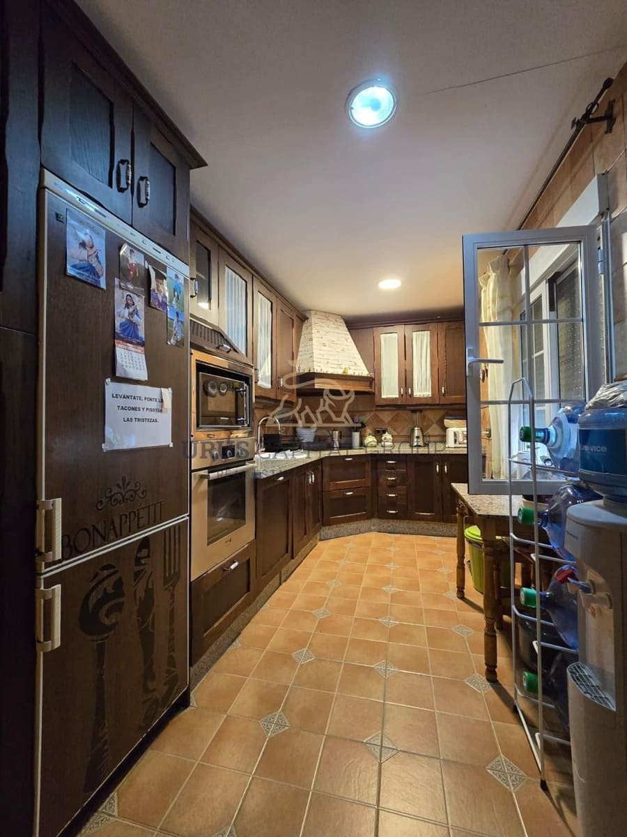 3 bedroom Semi-detached Villa for sale in La Victoria with pool - € 145,000 (Ref: 9491785)