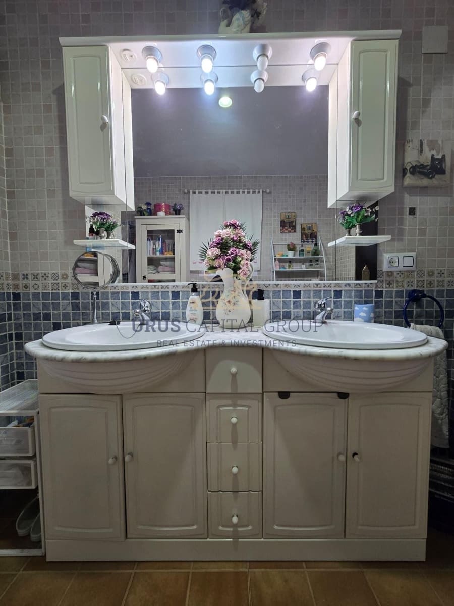 3 bedroom Semi-detached Villa for sale in La Victoria with pool - € 145,000 (Ref: 9491785)