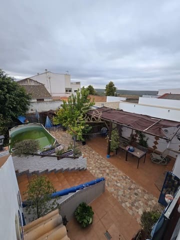 3 bedroom Semi-detached Villa for sale in La Victoria with pool - € 145,000 (Ref: 9491785)