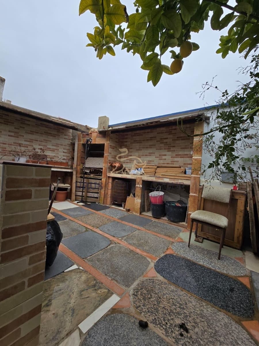 3 bedroom Semi-detached Villa for sale in La Victoria with pool - € 145,000 (Ref: 9491785)