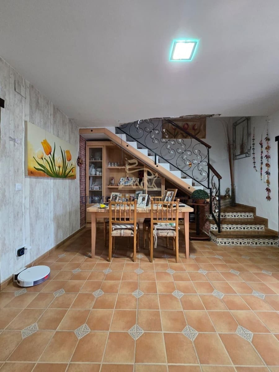 3 bedroom Semi-detached Villa for sale in La Victoria with pool - € 145,000 (Ref: 9491785)