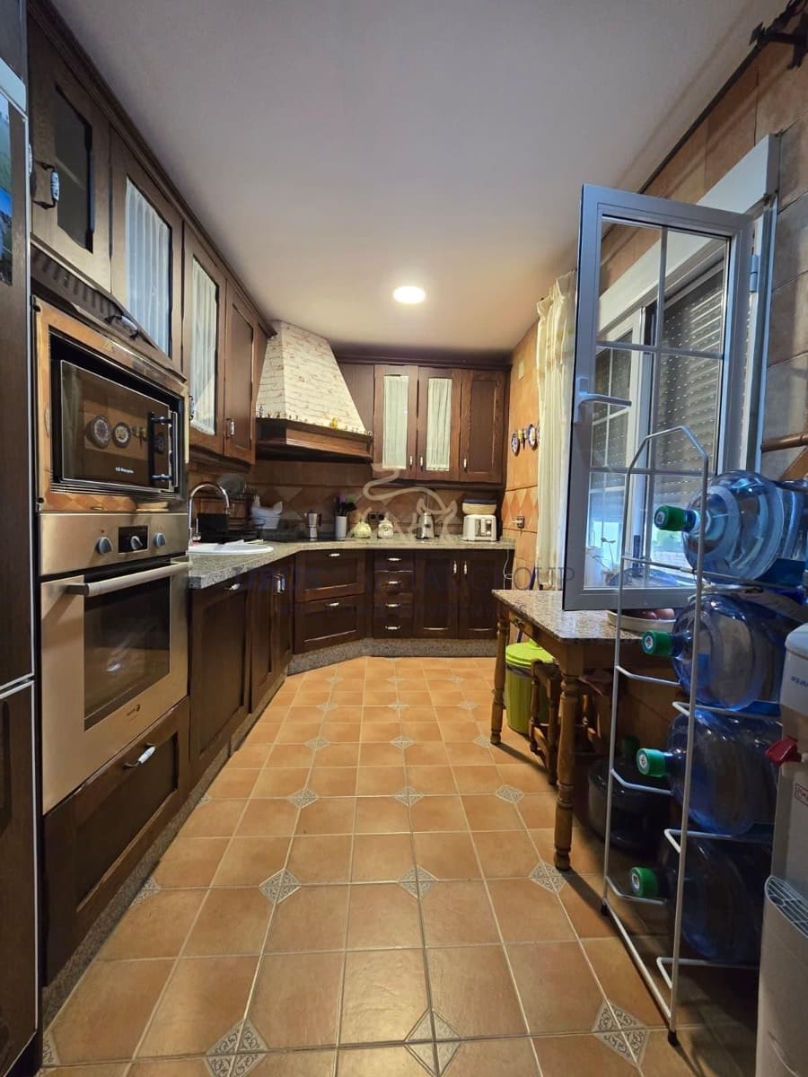 3 bedroom Semi-detached Villa for sale in La Victoria with pool - € 145,000 (Ref: 9491785)