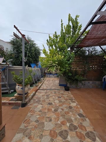 3 bedroom Semi-detached Villa for sale in La Victoria with pool - € 145,000 (Ref: 9491785)