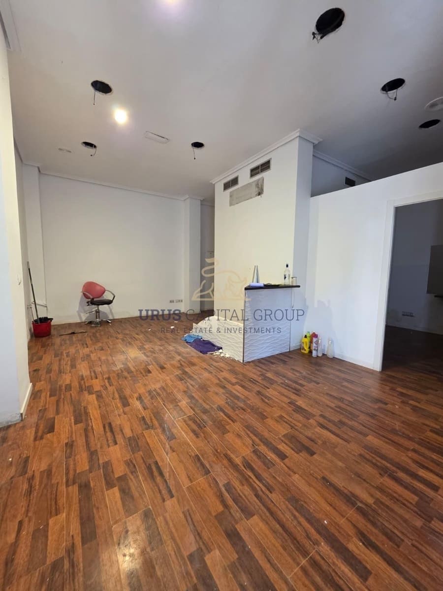 Commercial for sale in Cordoba city - € 80,000 (Ref: 9491786)