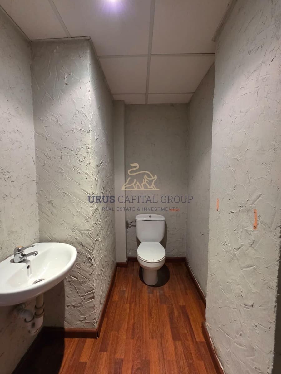 Commercial for sale in Cordoba city - € 80,000 (Ref: 9491786)