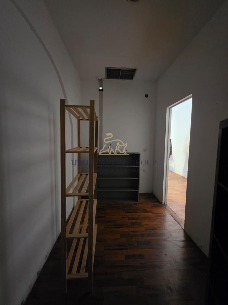 Commercial for sale in Cordoba city - € 80,000 (Ref: 9491786)