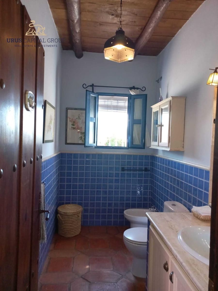 5 makuuhuone Huvila myytävänä paikassa Cordoba kaupunki mukana uima-altaan 
autotalli - 890 000 € (Ref: 9491791)