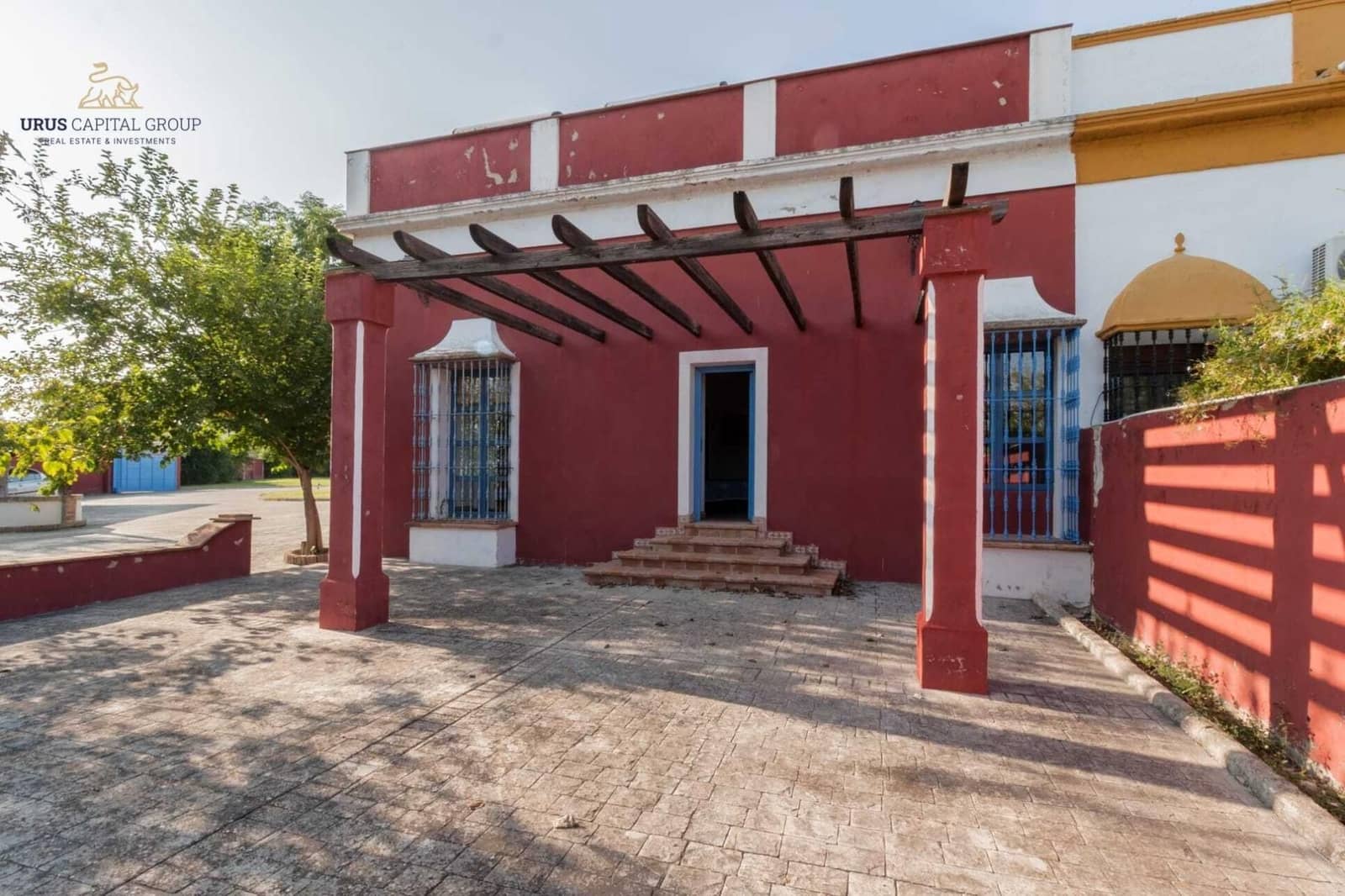 5 makuuhuone Huvila myytävänä paikassa Cordoba kaupunki mukana uima-altaan 
autotalli - 890 000 € (Ref: 9491791)