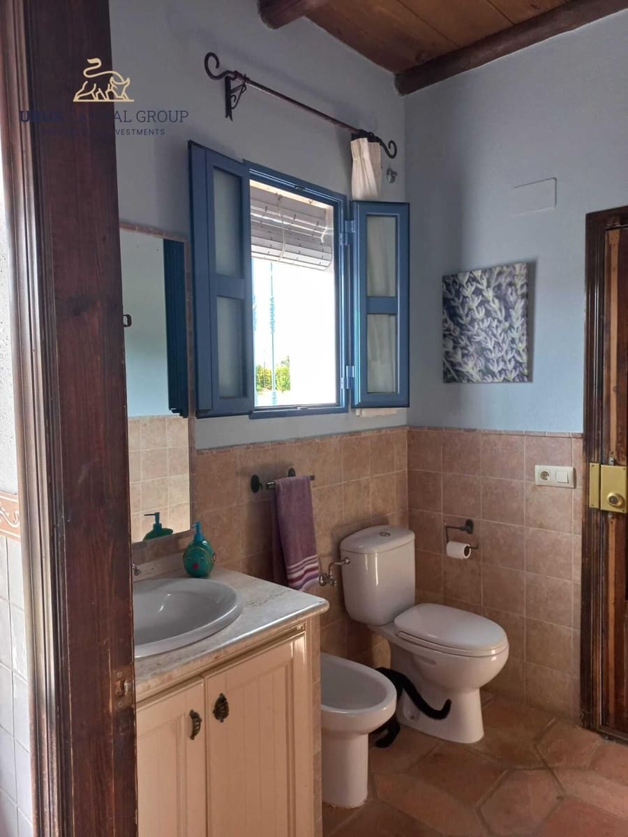 5 makuuhuone Huvila myytävänä paikassa Cordoba kaupunki mukana uima-altaan 
autotalli - 890 000 € (Ref: 9491791)