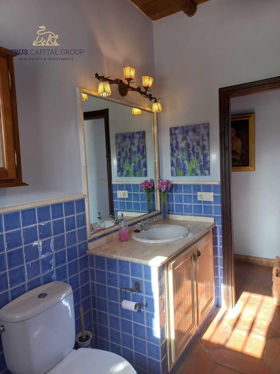 5 makuuhuone Huvila myytävänä paikassa Cordoba kaupunki mukana uima-altaan 
autotalli - 890 000 € (Ref: 9491791)