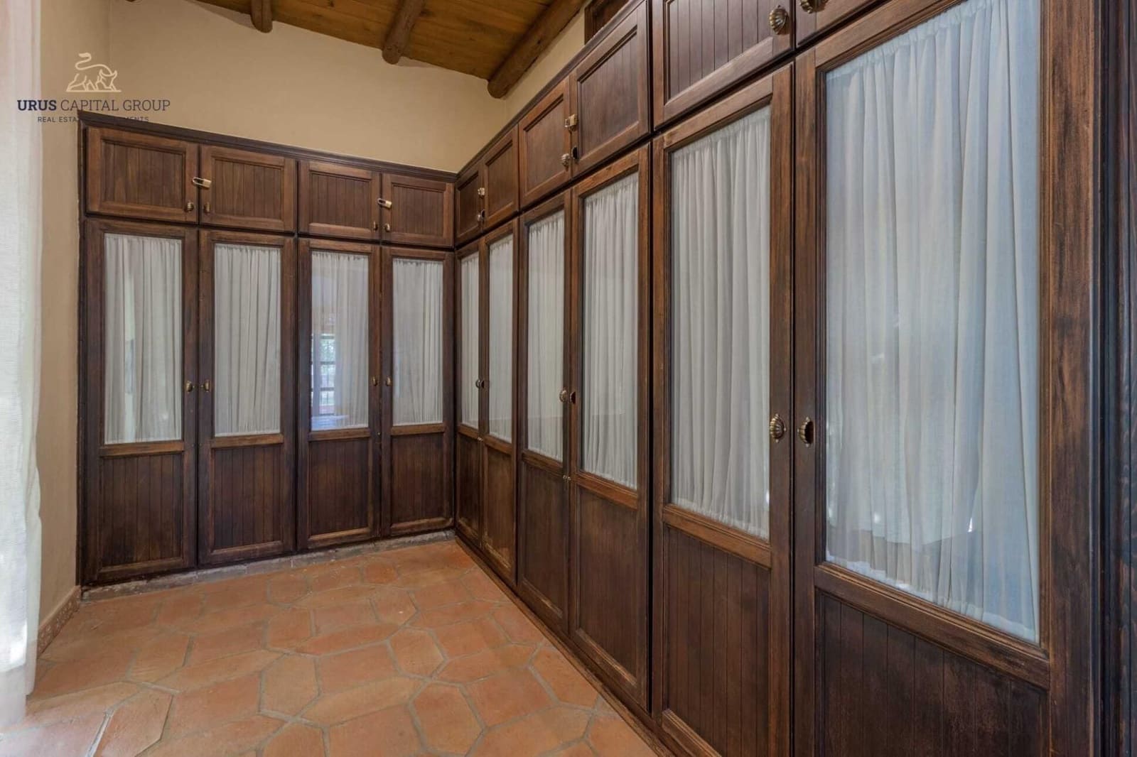 5 makuuhuone Huvila myytävänä paikassa Cordoba kaupunki mukana uima-altaan 
autotalli - 890 000 € (Ref: 9491791)