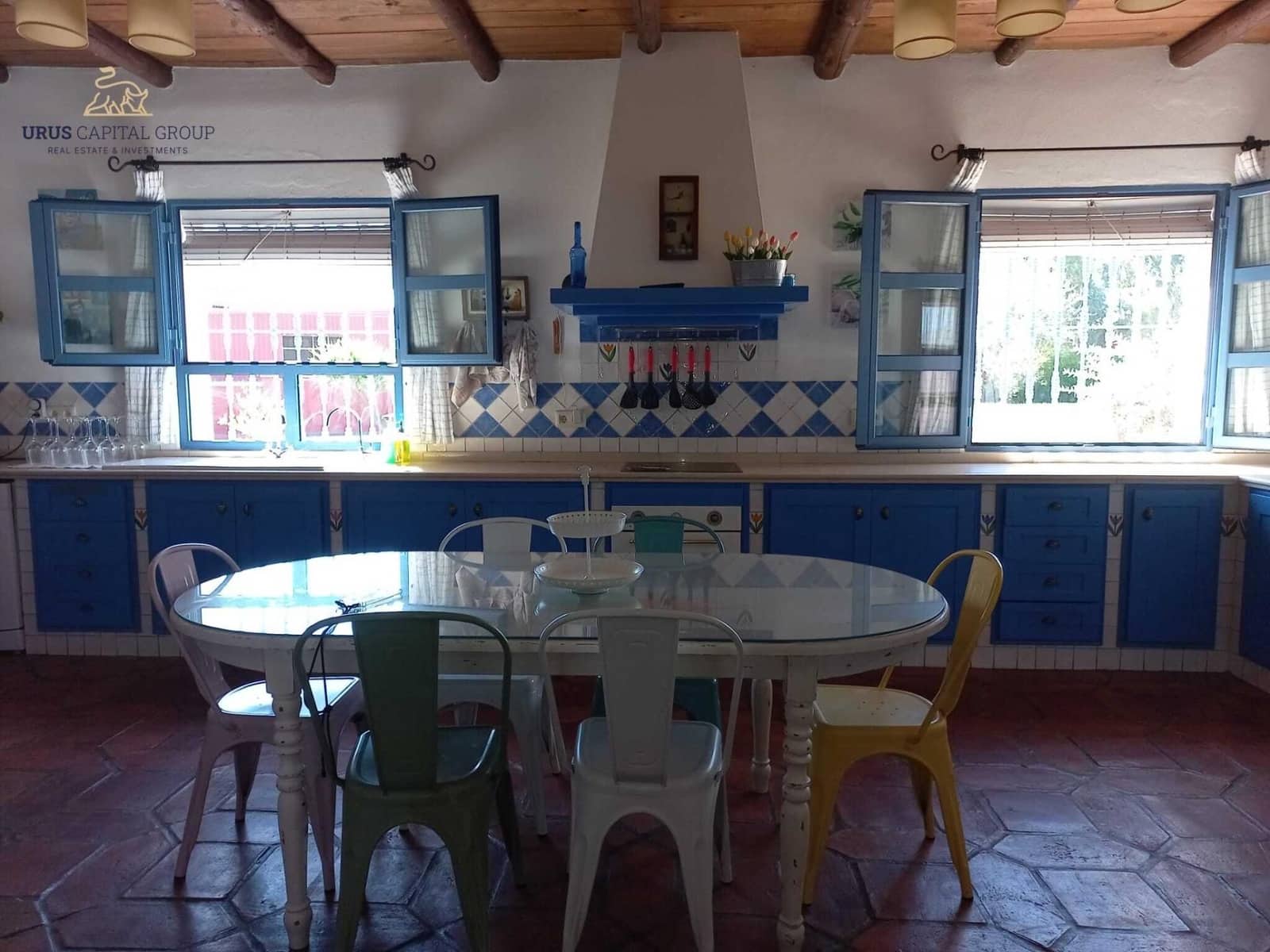 5 makuuhuone Huvila myytävänä paikassa Cordoba kaupunki mukana uima-altaan 
autotalli - 890 000 € (Ref: 9491791)