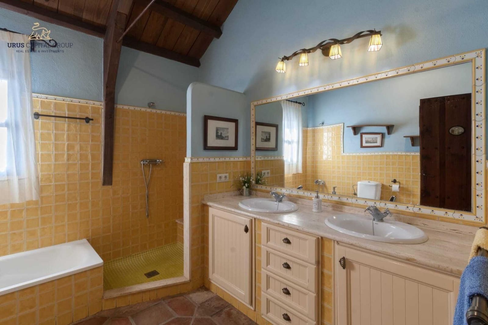 5 makuuhuone Huvila myytävänä paikassa Cordoba kaupunki mukana uima-altaan 
autotalli - 890 000 € (Ref: 9491791)