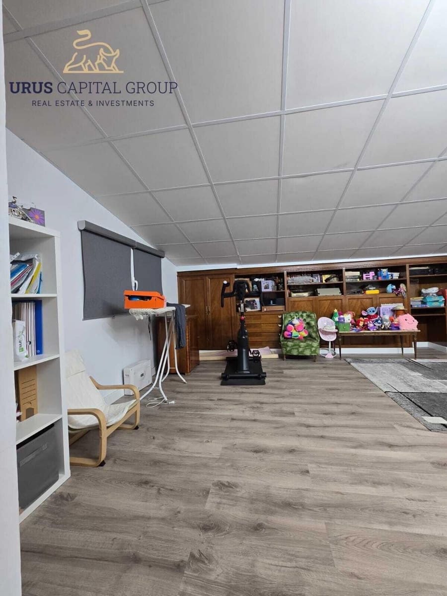 6 sypialnia Willa na sprzedaż w Miasto Kordoba z basenem garażem - 675 000 € (Ref: 9491792)