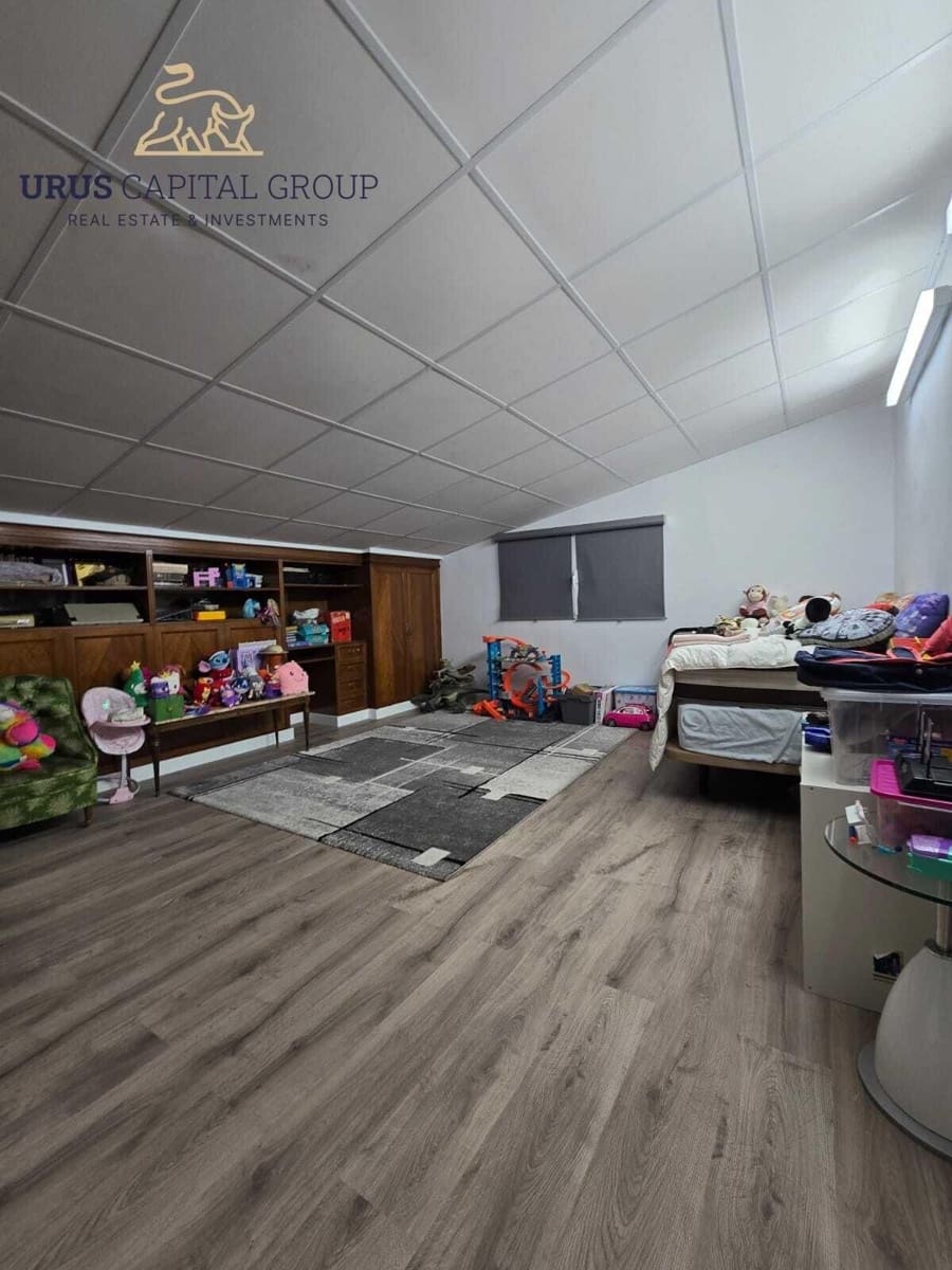 6 sypialnia Willa na sprzedaż w Miasto Kordoba z basenem garażem - 675 000 € (Ref: 9491792)