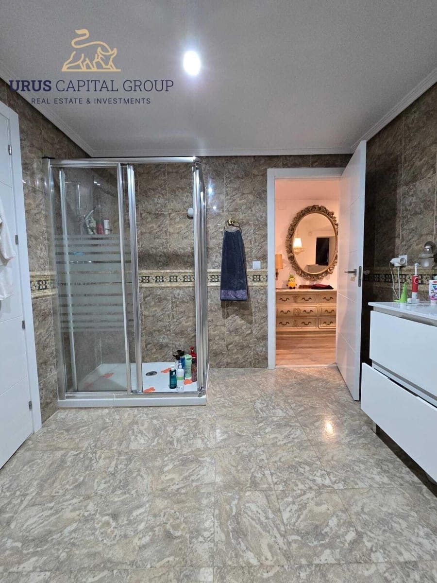 6 sypialnia Willa na sprzedaż w Miasto Kordoba z basenem garażem - 675 000 € (Ref: 9491792)