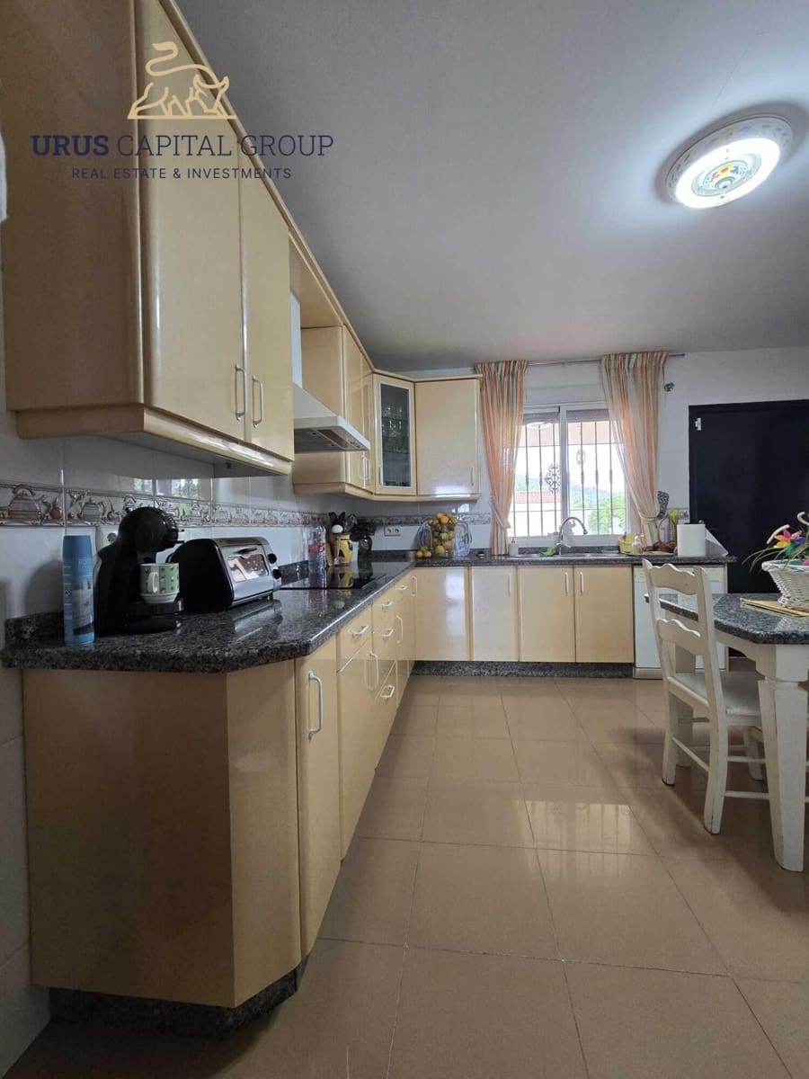 5 slaapkamer Villa te koop in Cordoba stad met garage - € 560.000 (Ref: 9491793)
