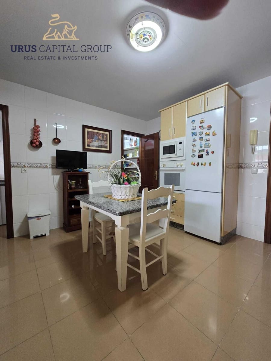 5 slaapkamer Villa te koop in Cordoba stad met garage - € 560.000 (Ref: 9491793)