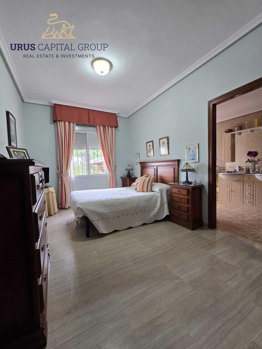 5 slaapkamer Villa te koop in Cordoba stad met garage - € 560.000 (Ref: 9491793)