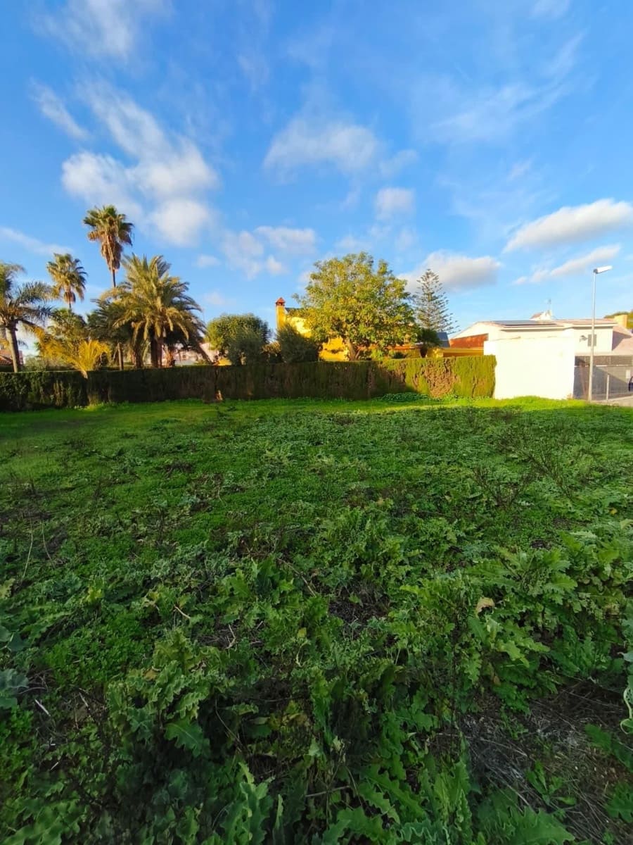 Building Plot for sale in Dos Hermanas - € 340,000 (Ref: 9495335)