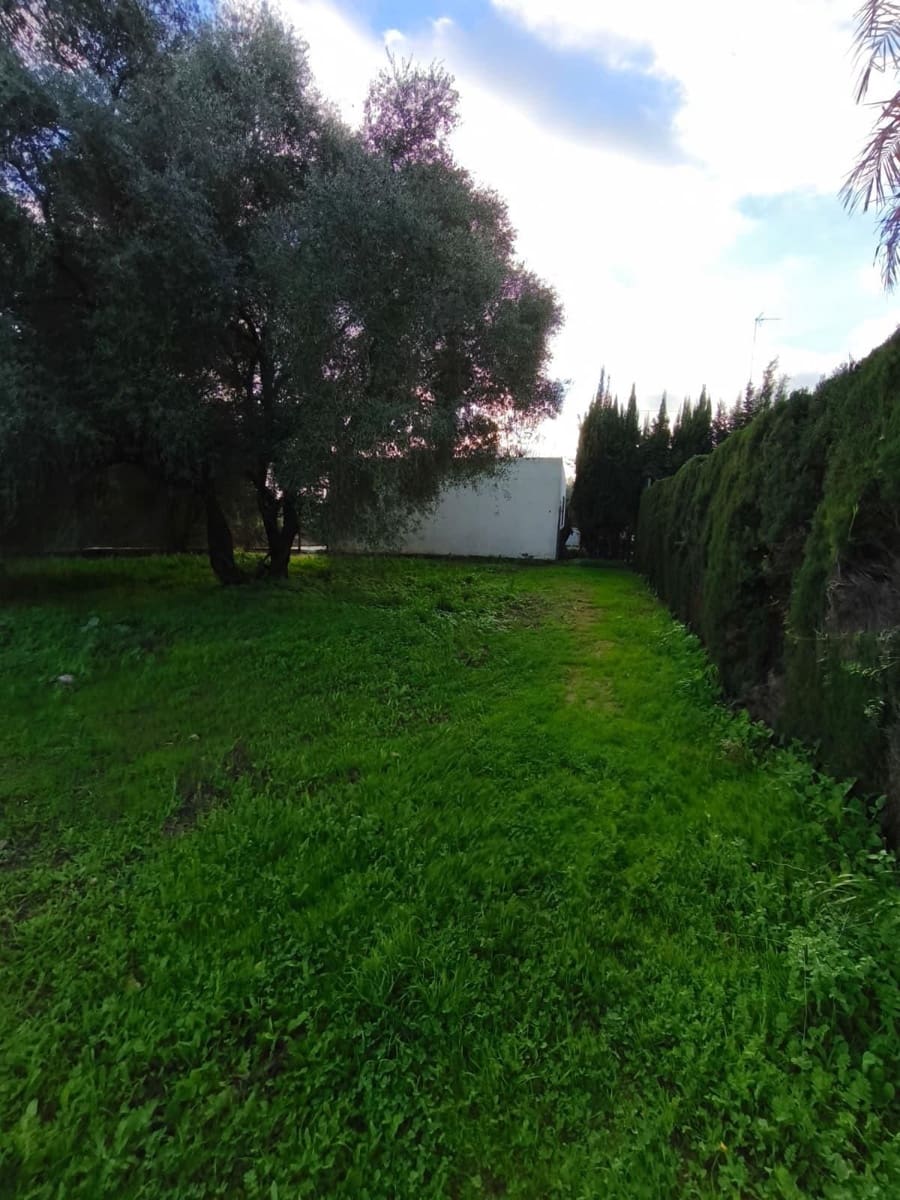Building Plot for sale in Dos Hermanas - € 340,000 (Ref: 9495335)