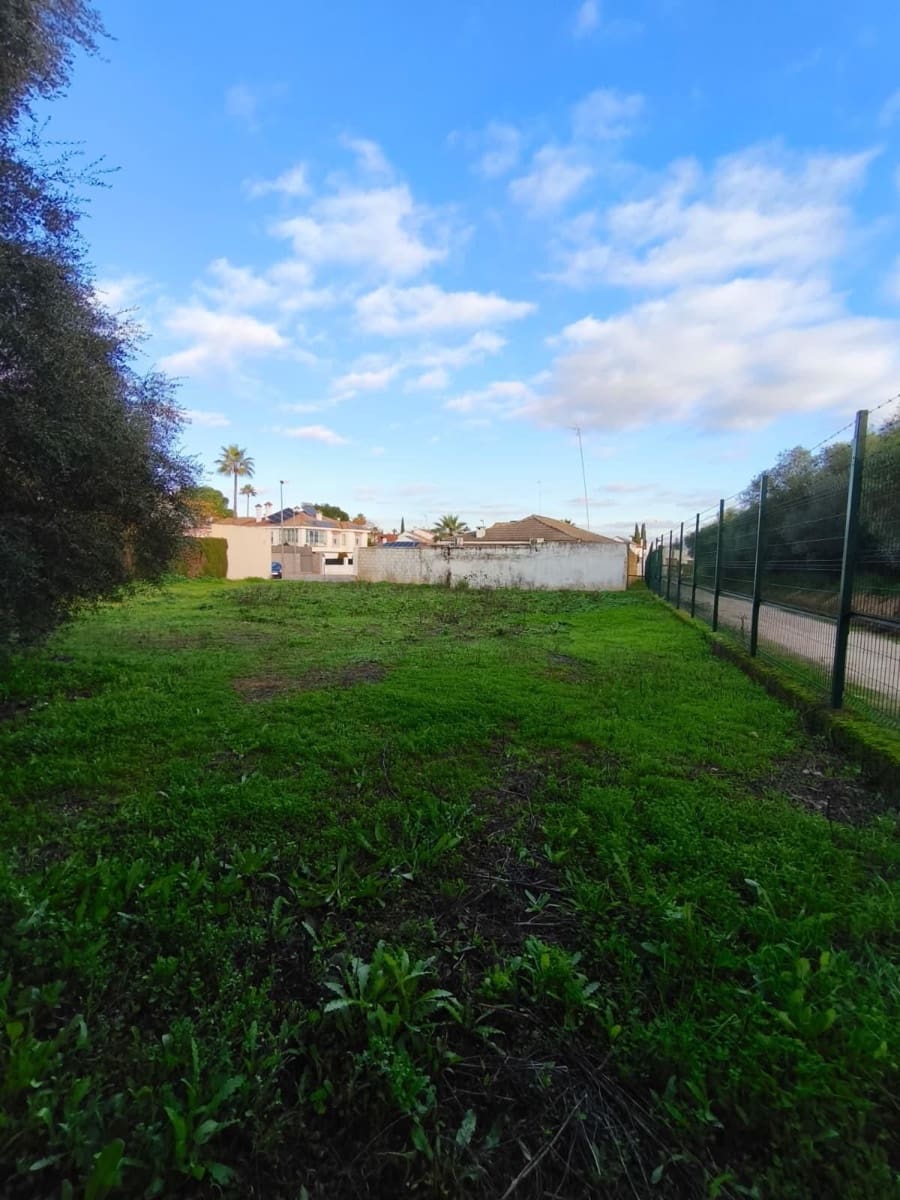 Building Plot for sale in Dos Hermanas - € 340,000 (Ref: 9495335)
