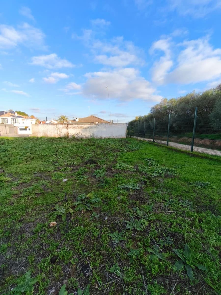 Building Plot for sale in Dos Hermanas - € 340,000 (Ref: 9495335)