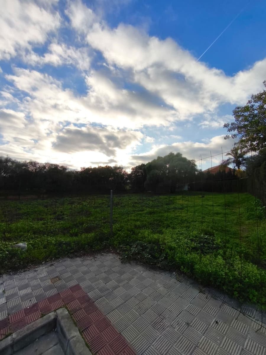 Building Plot for sale in Dos Hermanas - € 340,000 (Ref: 9495335)