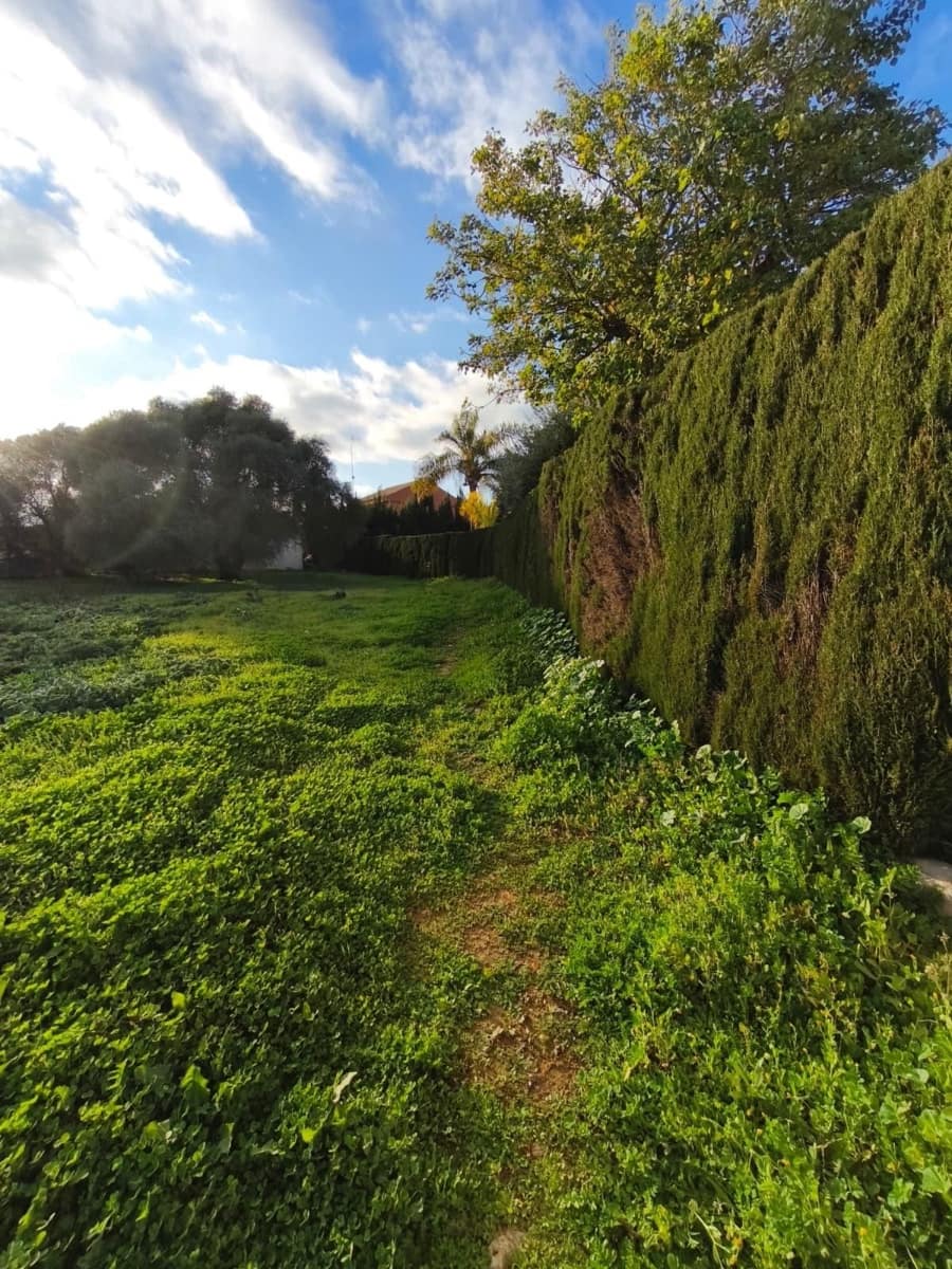 Building Plot for sale in Dos Hermanas - € 340,000 (Ref: 9495335)