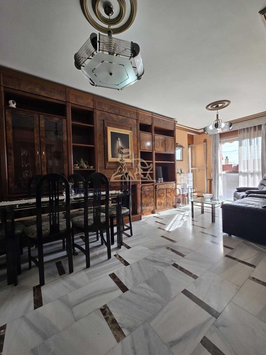 3 slaapkamer Flat te koop in Cordoba stad met zwembad - € 280.000 (Ref: 9516228)