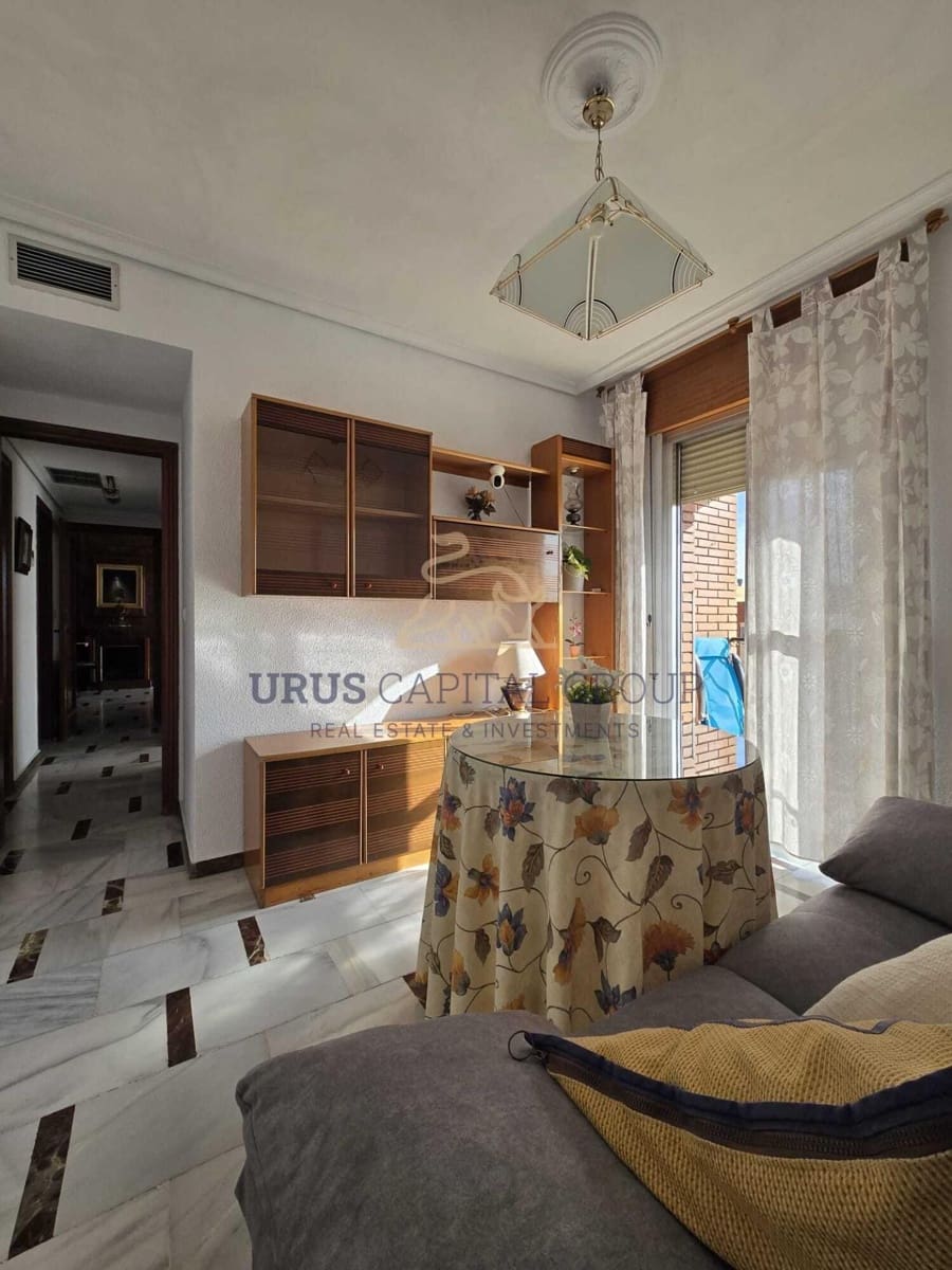 3 slaapkamer Flat te koop in Cordoba stad met zwembad - € 280.000 (Ref: 9516228)