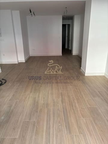 3 soverom Leilighet til salgs i Ciudad Jardín, Córdoba by med svømmebasseng - € 260 000 (Ref: 9516550)