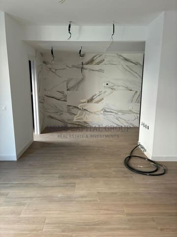 3 soverom Leilighet til salgs i Ciudad Jardín, Córdoba by med svømmebasseng - € 260 000 (Ref: 9516550)