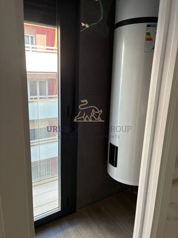 3 soverom Leilighet til salgs i Ciudad Jardín, Córdoba by med svømmebasseng - € 260 000 (Ref: 9516550)