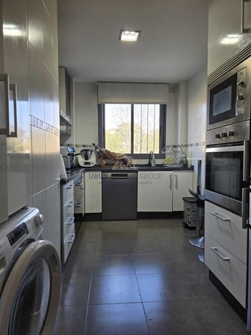 3 soverom Leilighet til salgs i El Naranjo, Córdoba by med garasje - € 229 000 (Ref: 9528362)