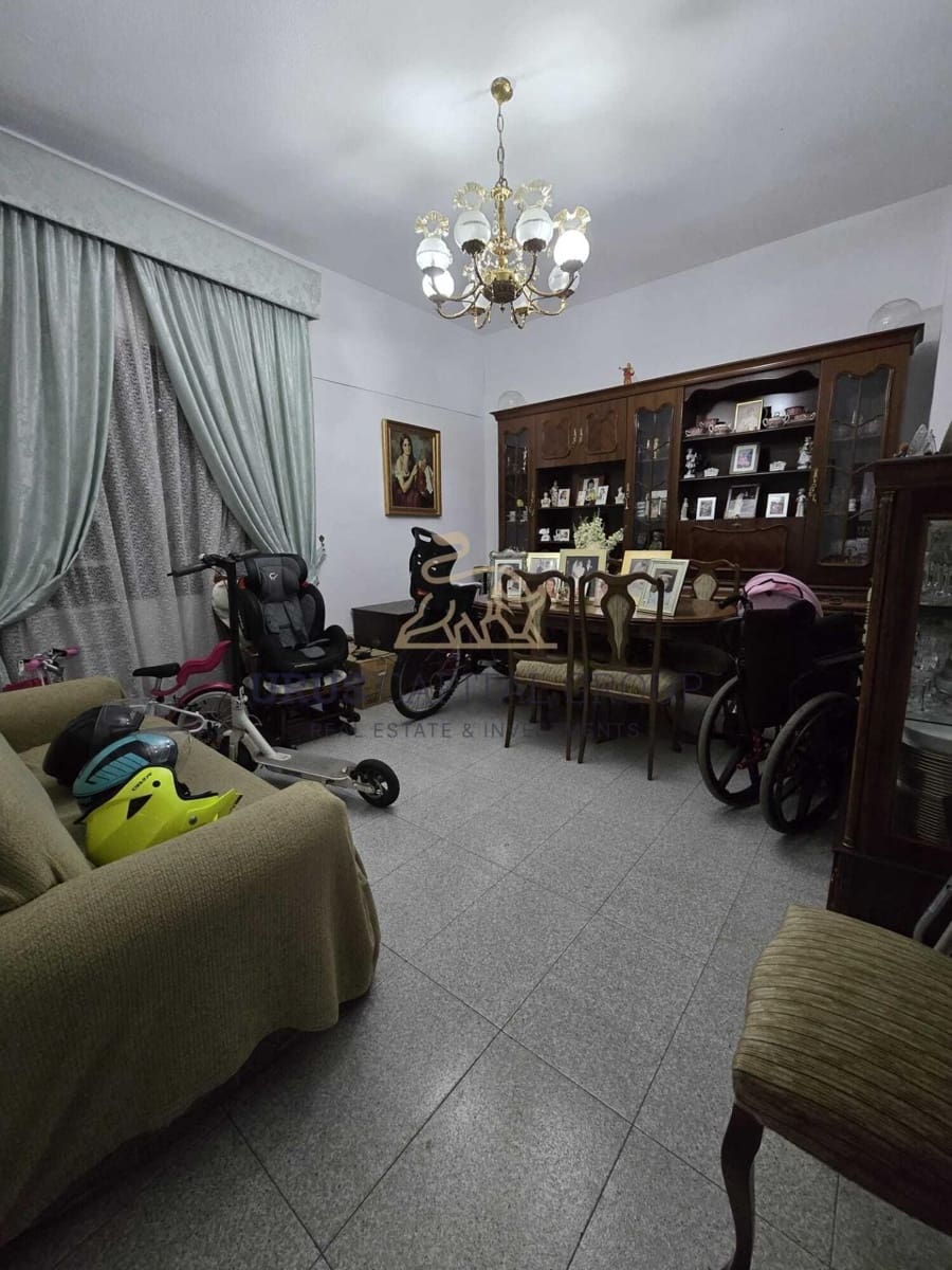 7 slaapkamer Huis te koop in Cordoba stad - € 320.000 (Ref: 9547419)