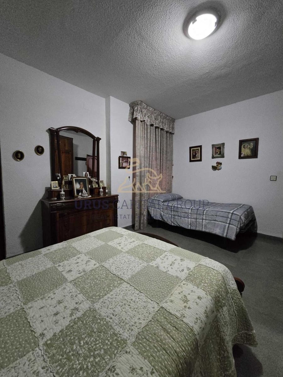 7 slaapkamer Huis te koop in Cordoba stad - € 320.000 (Ref: 9547419)