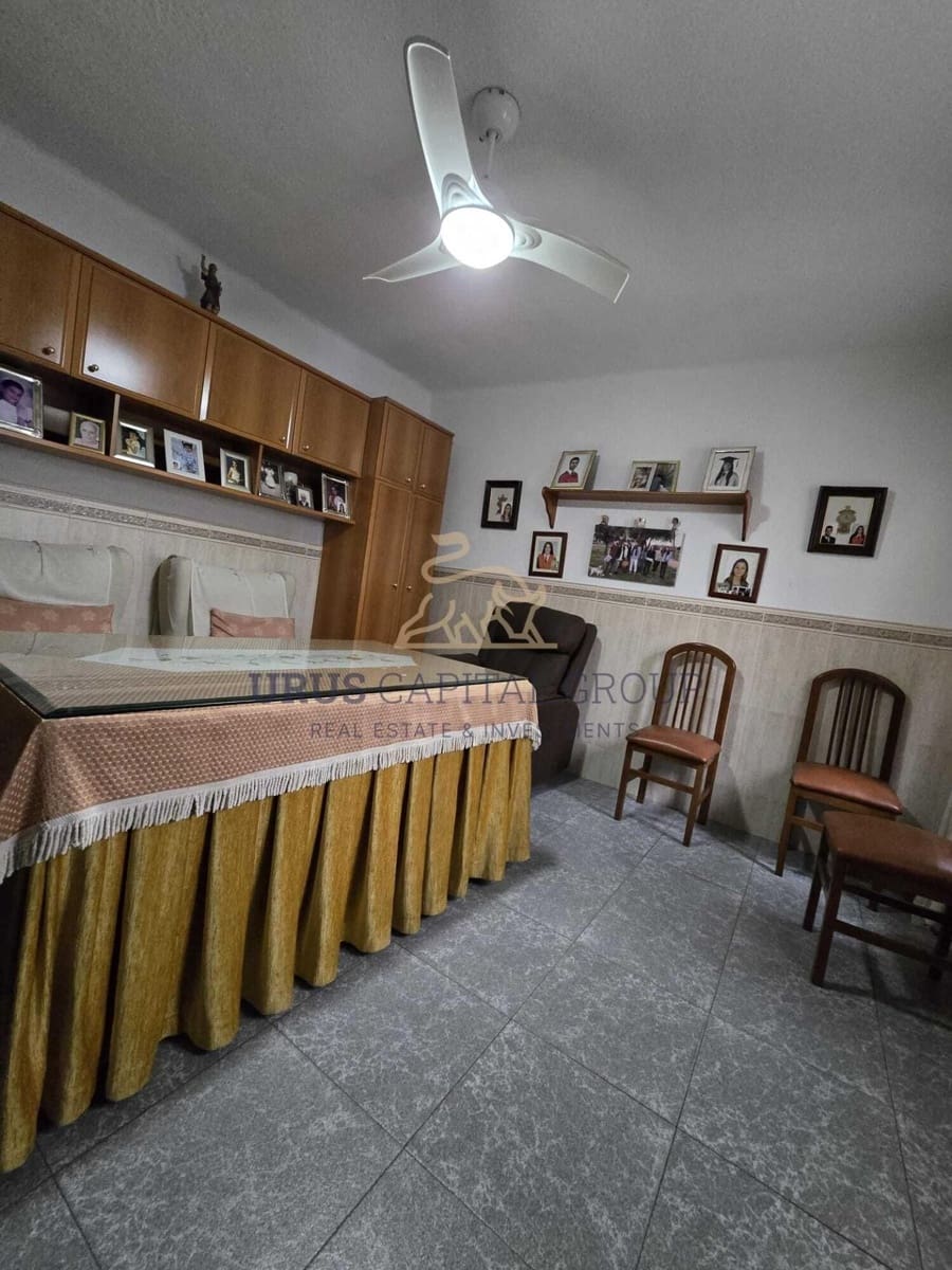 7 slaapkamer Huis te koop in Cordoba stad - € 320.000 (Ref: 9547419)